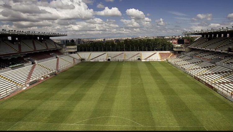 Vallecas vuelve a rugir como tú solo sabes hacerlo!! #RayoValladolid #vamosrayo ⚽️⚡️