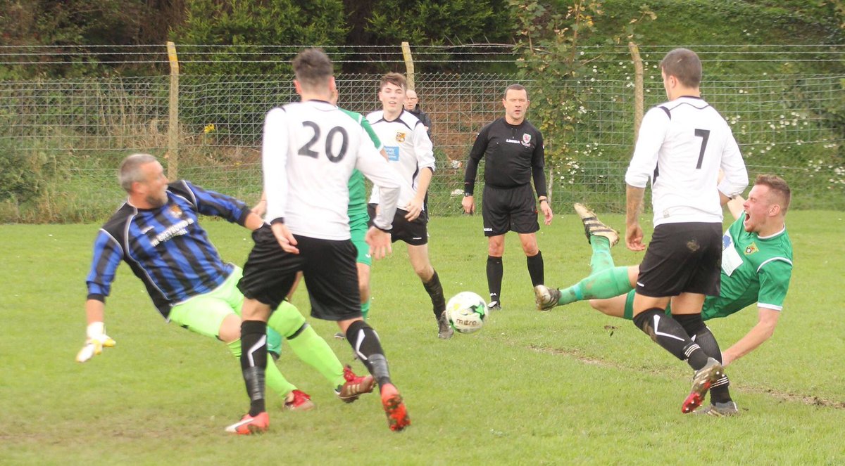 7SistersOnllwyn's tweet photo. A couple of pics from yesterday’s west Wales Cup game v @FelinfoelAFC   More can be found at https://t.co/vMb2PAUjjl https://t.co/YSn4ynaAIR