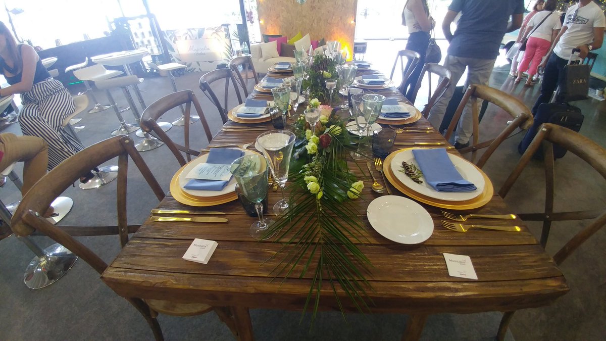 recintoferialtf's tweet photo. Los sueños, lo celebras, lo recuerdas con @MusicaliaTF #ceremonias #audiovisuales #iluminacion #decoracion #photocall...
En #Feboda https://t.co/HzsjHk7s9O