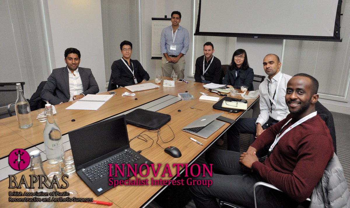 InnovationSIG's tweet photo. #Pitch 3: Team Doctorgram - An #innovative use of images to help informed consent of patients prior to surgery #Hackathon #HealthHack2017 https://t.co/0Ncsdn5ovq