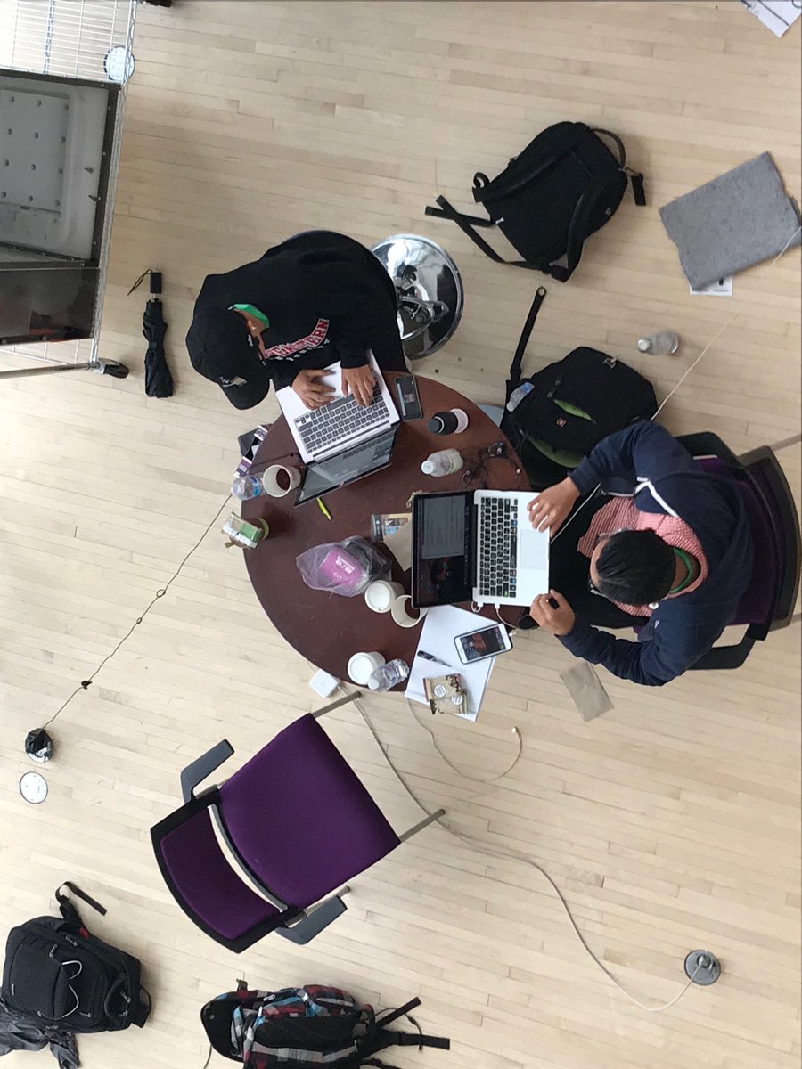 Meredith_M_T's tweet photo. What hacking looks like from above... #virtuallyreality @medialab @MIT @realityvrhack #sweepstakes #ATTHACK https://t.co/wYEaT7e2qp