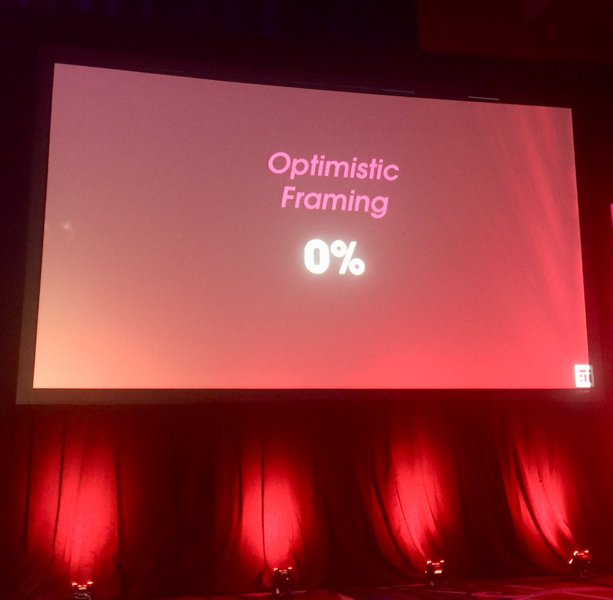EricScherer's tweet photo. Scénario catastrophe pour les médias d'informations : la faute à leurs dirigeants https://t.co/DrfYCTAEVi
#ONA17Trends https://t.co/DMgMs3iNOG