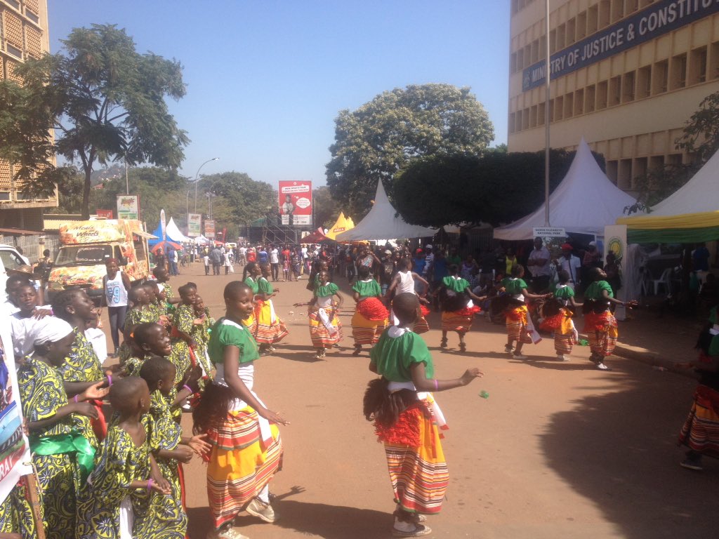 ArtInMeUganda's tweet photo. Always show case your talent, art in you can make the world watch you. #KampalaCityFestival #ArtInMe #Uganda @KCCAUG @Tourismuganda https://t.co/uWWNt8LZ9b