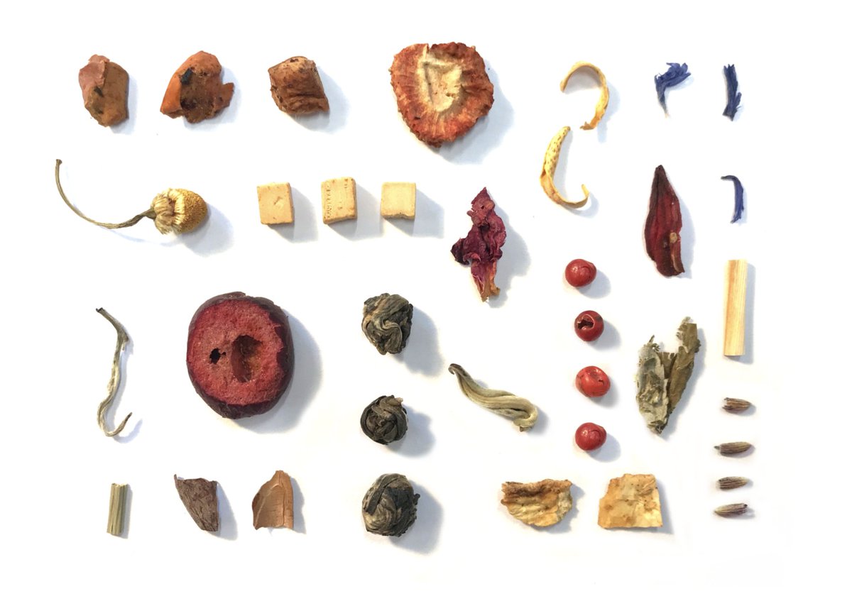 Tea like you've never seen it before! We mix classic tea with fruit, flowers, chocolate and spices to create our unique range of blends! 🍓🍒🌺