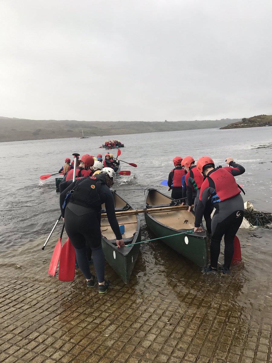 ColaisteIosaef's tweet photo. @ColaisteIosaef TYs getting to grips with rafting and canoeing 🛶 in Delphi #TY2017 https://t.co/MQGzphO4Pw