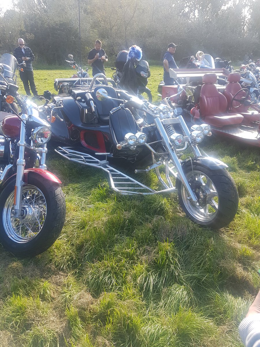 jess_claireox's tweet photo. Family trip to see the motorbikes #hoggingthebridge https://t.co/IiQjZPlg9W