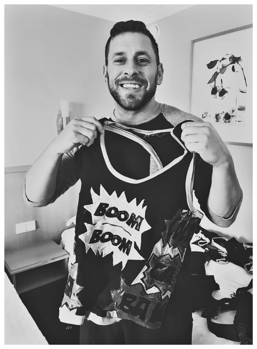 ErinMcGathy's tweet photo. Just had such a fun convo w/ wrestler &amp;  *Great Soul* @ColtCabana (who SEWS HIS OWN singlets) for #ThisFeelsTerrible 💪🏻👂🏻⚡️ https://t.co/zzLFGZCEkT