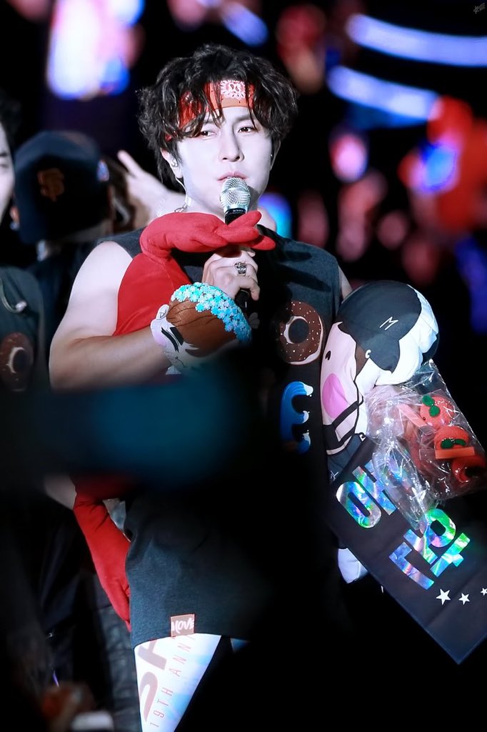 Attractive_kpop's tweet image. 88.신화 김동완