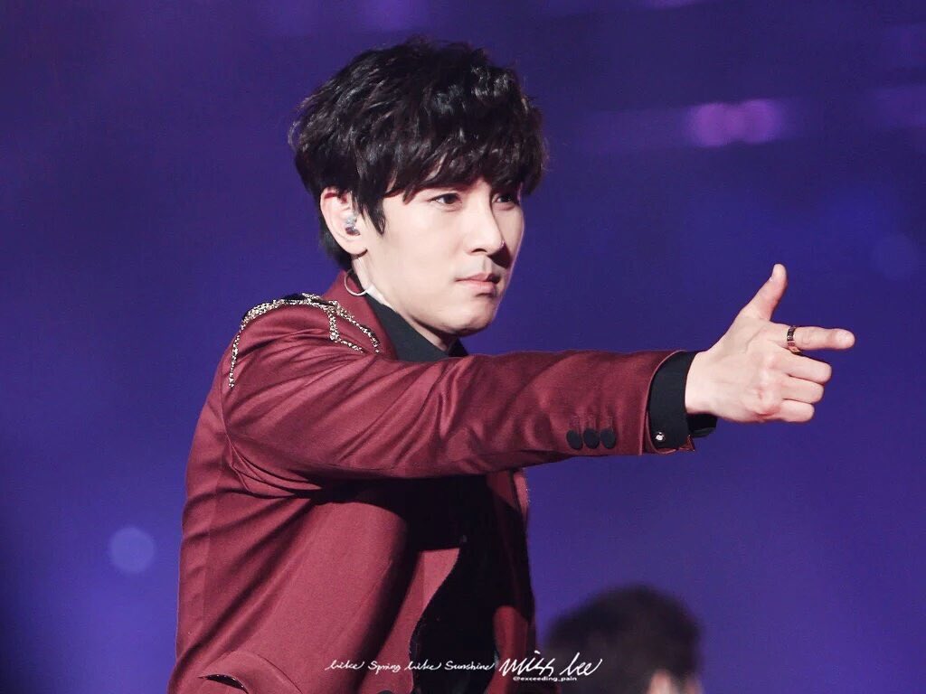 Attractive_kpop's tweet image. 88.신화 김동완