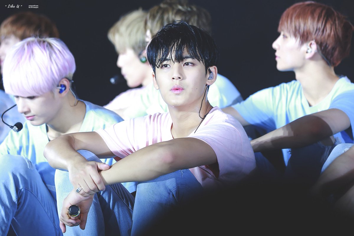 Likeu_mg's tweet photo. 170929 Diamond Edge in Singapore 💖
#민규 #MINGYU #세븐틴 #SEVENTEEN
Cause you're my star 🌟 https://t.co/10ZBxWRrc6