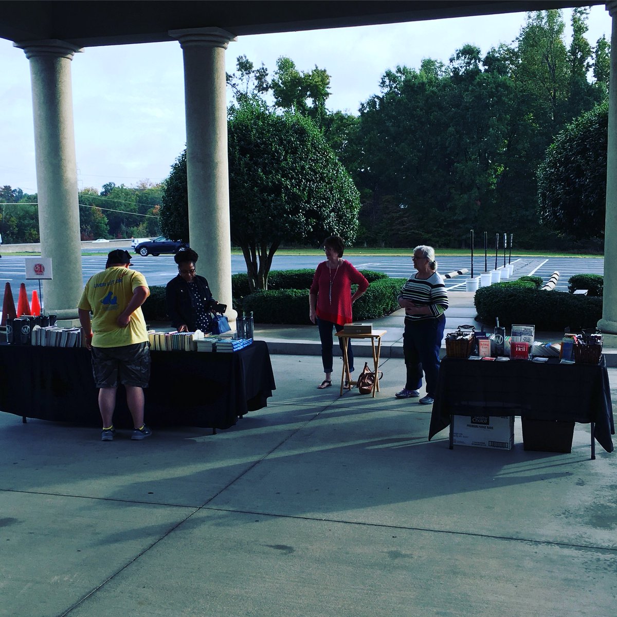 WordofLife_FC's tweet photo. Sidewalk flash sale! Everything must go! Everything is $1! https://t.co/8cEsCzRcrs