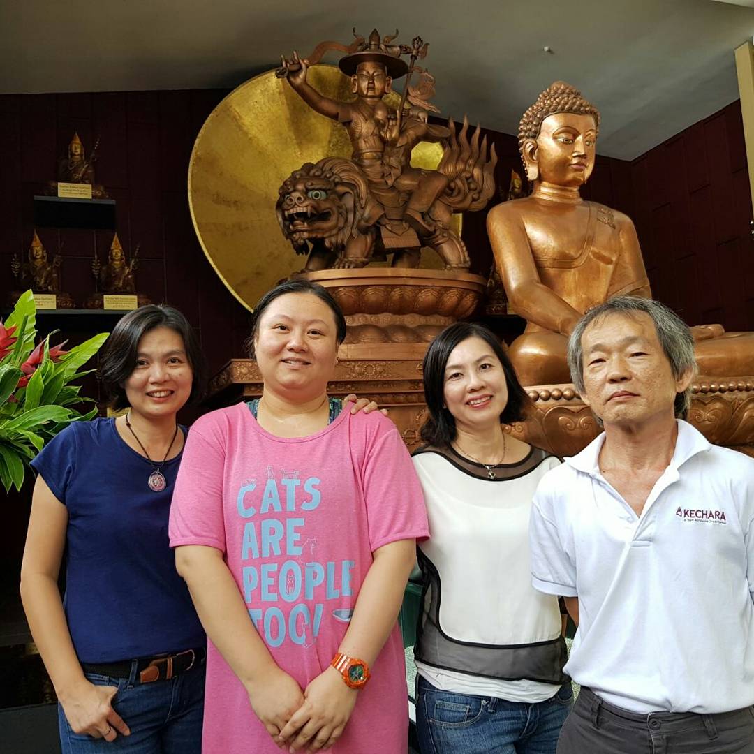 tenzindolkar016's tweet photo. #KHJB #newbies visit The #World #Largest #DorjeShugden #statue & join monthly #DorjeShugden Puja in #KecharaForestRetreat
#Bentong #Malaysia https://t.co/u00L0bWzX2