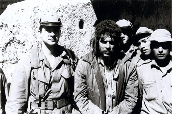 historia_SXX's tweet photo. 8 octubre 1967: un comando del ejército de Bolivia apoyado por agentes de la CIA capturan al "Che" Guevara. Lo ejecutarán al día siguiente. https://t.co/FggwXfZs8F