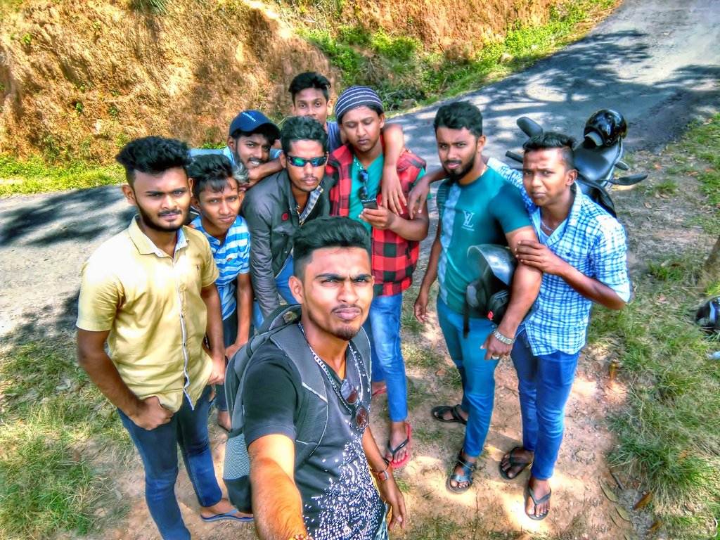 සහෝදරයෝ....