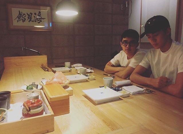 B506bhqx's tweet photo. ชอบเวลาฮุนโด้กินข้าวด้วยกันจรุม...ดูเป็นพี่โด้กับน้องฮุนมาก ☺️💟 https://t.co/trFSX7M2xr