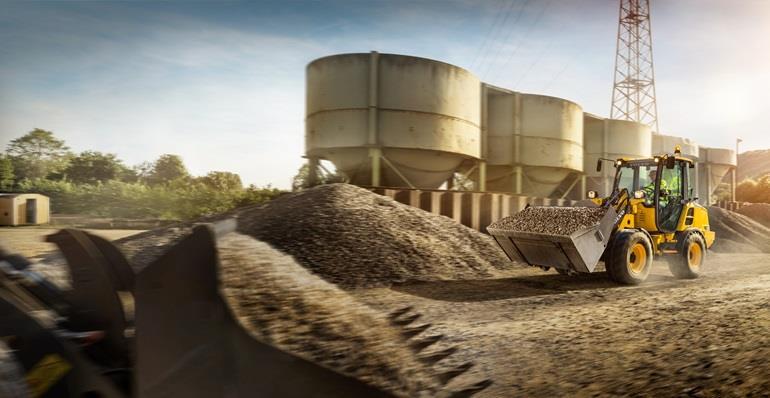 rockanddirt's tweet image. Volvo Debuts L20H and L25H Compact Wheel Loaders at ICUEE 2017! Find out more at goo.gl/f7gL6i #Volvo #CompactWheelLoaders