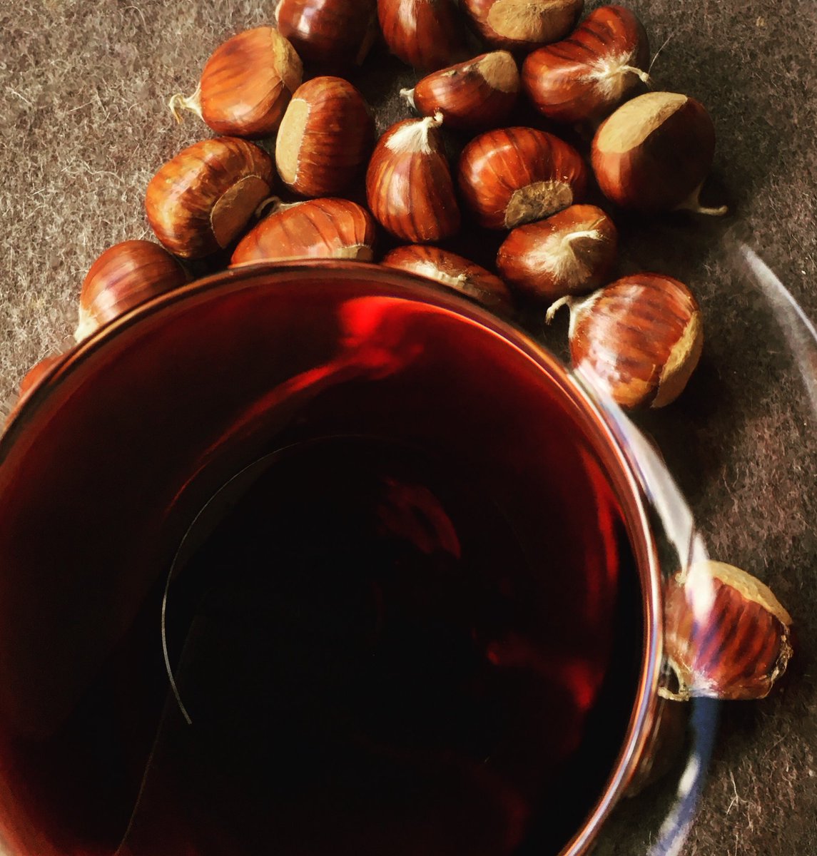FrancyCarmi's tweet photo. Il mio #törggelen personale è iniziato! #viziamociunpò #tradizioni #südtirol #castagne #buonvino #relax #solocosebelle https://t.co/8yNK7VoS5c