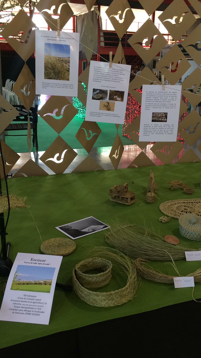 TradicionesViva's tweet photo. Hoy #escúzar ha estado presente en la #feria de los #pueblos . #artesania #tradiciones #esparto https://t.co/EOCt4DZN6o