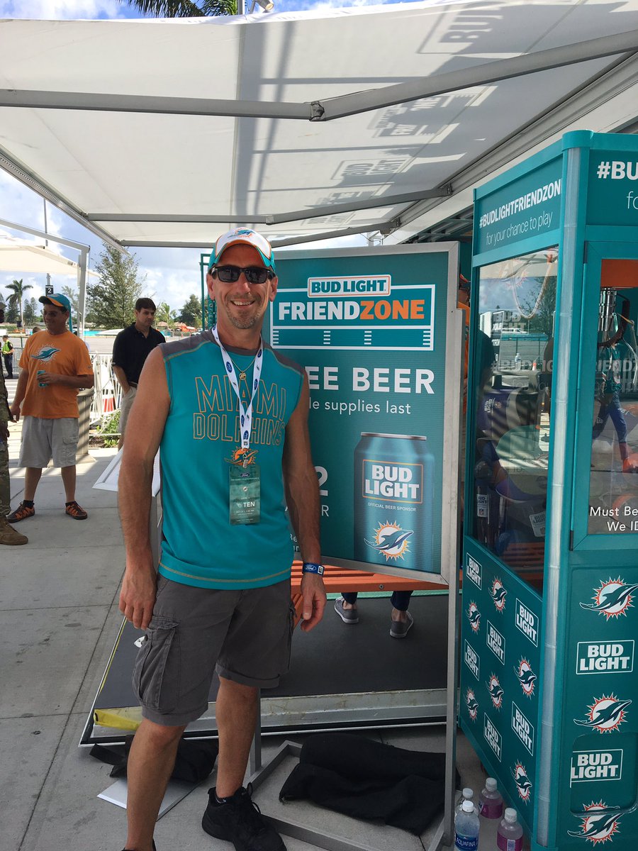 alcel1965's tweet image. #budlightfriendzone