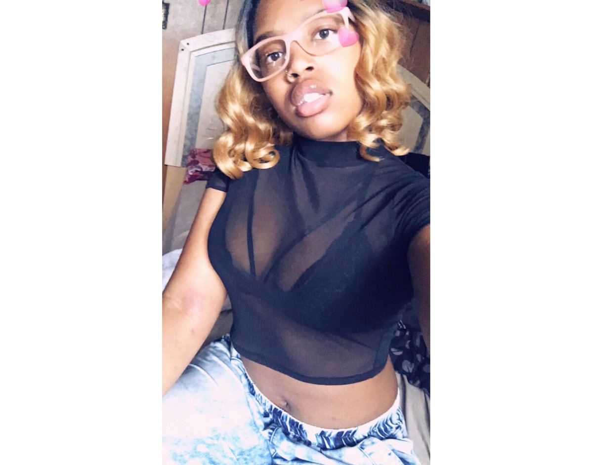 TheyCall_MeKayy's tweet photo. •She ain’t never wrote a song, but I know that she’s a star✨💛😚•
#NotOotd 😂 https://t.co/ZU8STyTigS