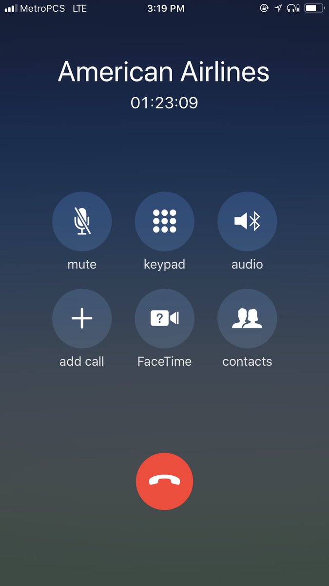 Charliepayan's tweet photo. Trying to contact @AmericanAir this is my 3rd day and lo luck 😕 https://t.co/FC4001roDh