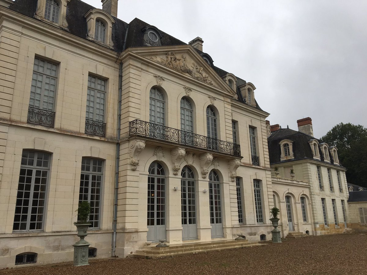 MMfestival2018's tweet photo. Le Château des Ormes dispose d'une superbe collection de pianos ! https://t.co/kMhAshF8Re