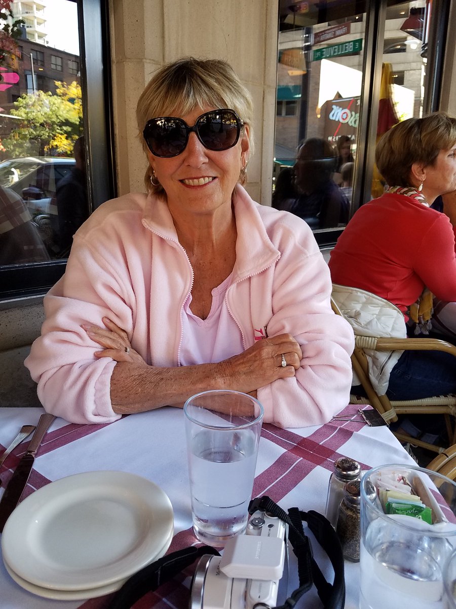 PriestLake28's tweet photo. Breakfast in Chicago outdoor cafe. https://t.co/wIMaaYftj0
