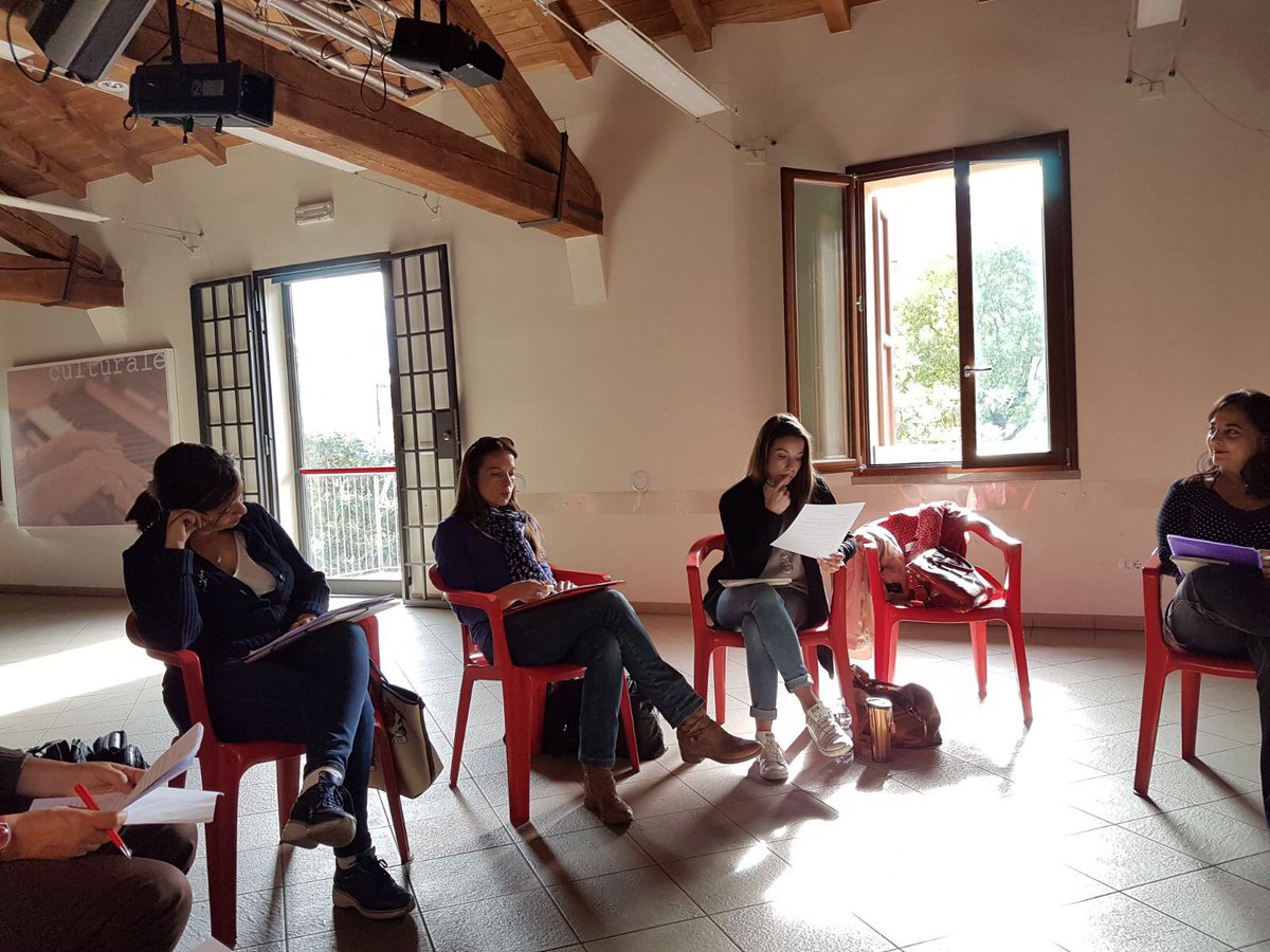 interpreticonf's tweet image. Si è concluso a Bologna il Corso di Dizione. Abbiamo imparato tante cose e corretto tanti errori!#1int @interpretiaiic @aiiconline