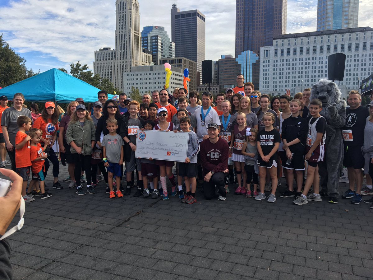 DevraCornell's tweet photo. @Village_Academy @orthopedic_ONE @Village_Academy Griffins show their school spirit at the @orthopedic_ONE spirit sprint! #griffinpride #vaxc 🏃🏃🏽♀️@VillageRunClub https://t.co/abqI9661sf