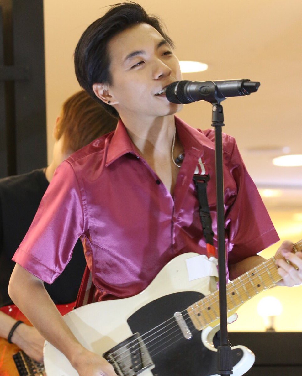 welovepolycat's tweet photo. Na Polycat @ Hippy in Town, The Mall Bangkapi 26.09.2017 @napolycat #napolycat #polyna #polycatband #polycat #themallbangkapi #hippyintown https://t.co/6RlNd7rIXj