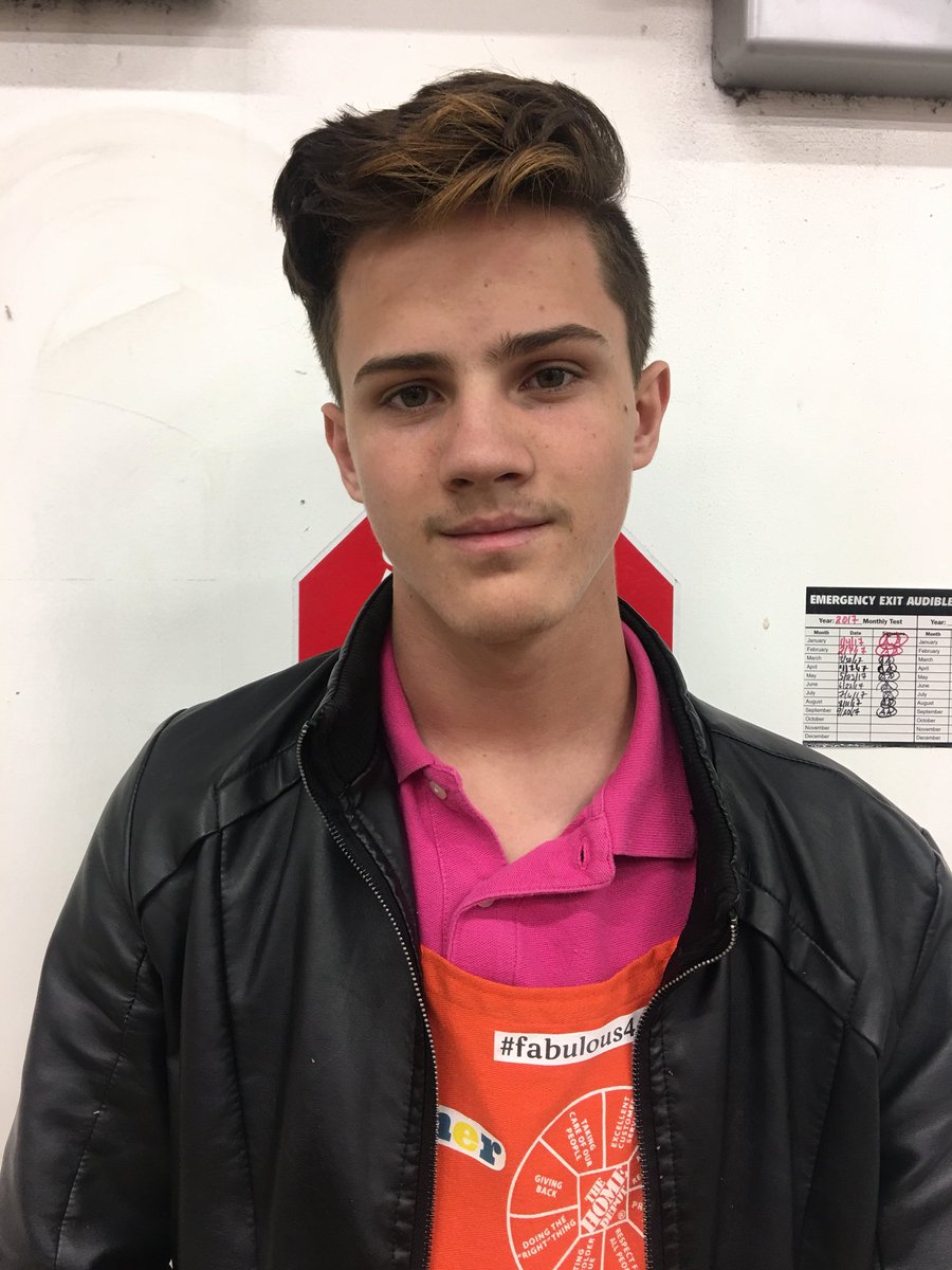 dcleverly12's tweet photo. Meet James! James is a Senior at Jordan High, he is on the 🤼♂️ team, he loves kickboxing, and loves to hike! 🌲#D53_CAM #CAM2017 https://t.co/aI0VuqC8N6