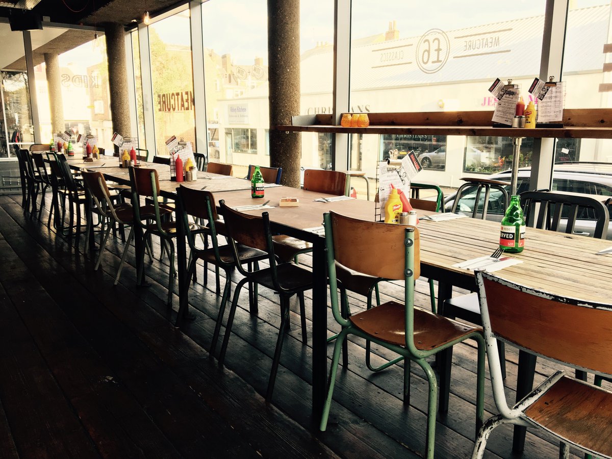 meatcure's tweet photo. The calm before the storm!!! #tablefor25 #Sundaynights #goodtimes https://t.co/Zl8C7jgHeT