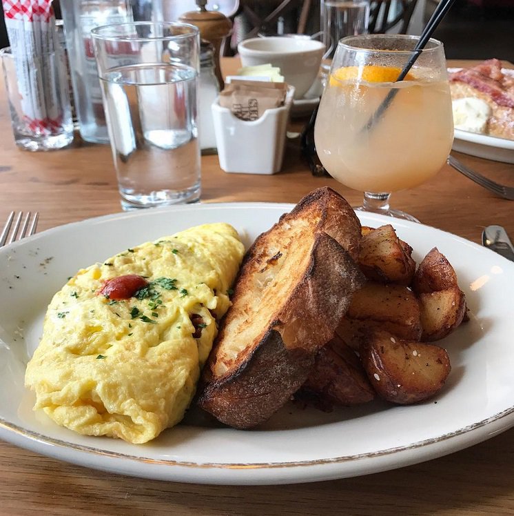 LaMottaBoston's tweet photo. The best meal of the day! PC: megancroft https://t.co/5D4VYMnNgs