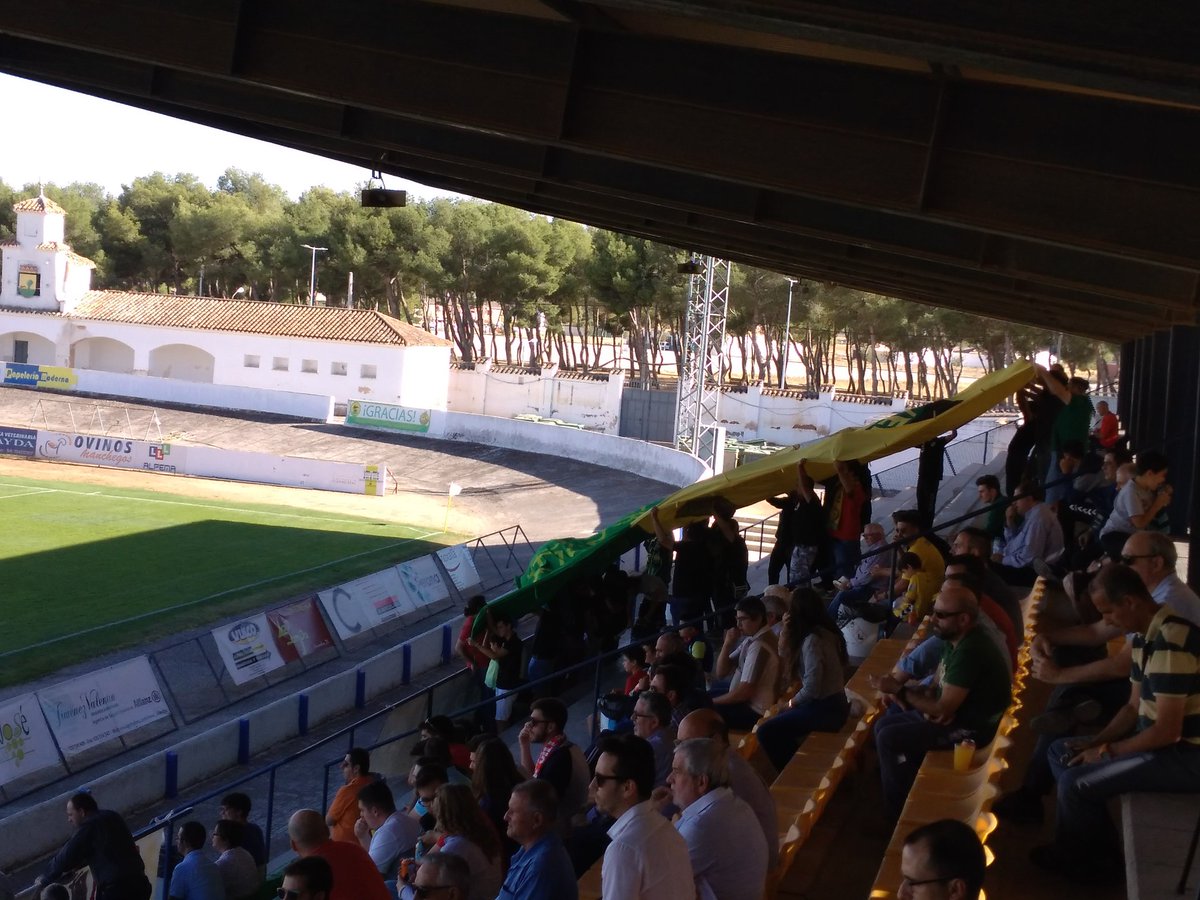 📄 EL DATO 🔎

¡HOY SOMOS MÁS DE 1.500 ESPECTADORES EN LA GRADA DEL PACO GÁLVEZ!
💛💚 Mil gracias💛💚