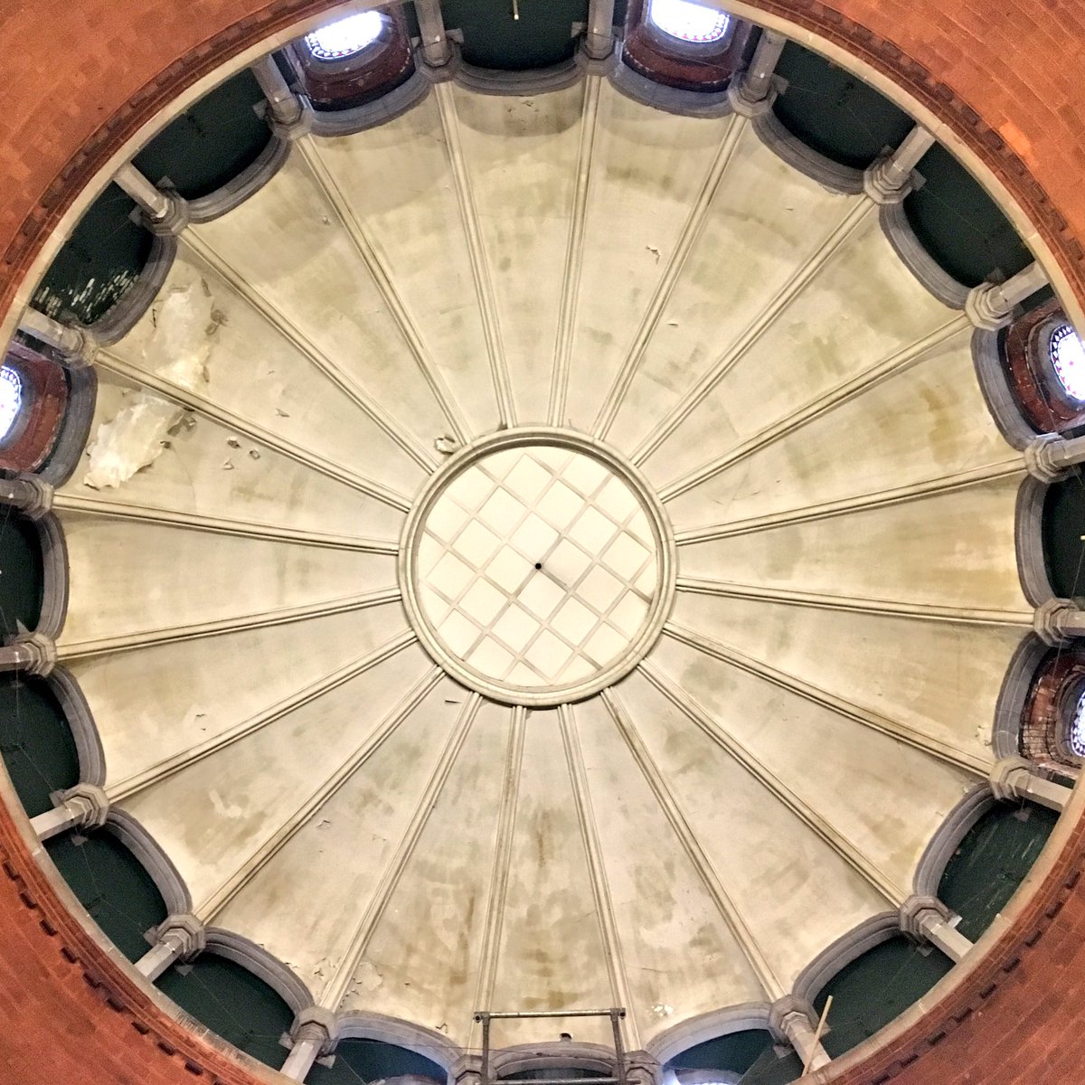 james_cousins's tweet photo. Get in time! Looking up and looking down at the beautiful StoneNest! Can't wait for shows on Tues and Weds. #UntilWeStand #LCDSchool https://t.co/atghI84E4F