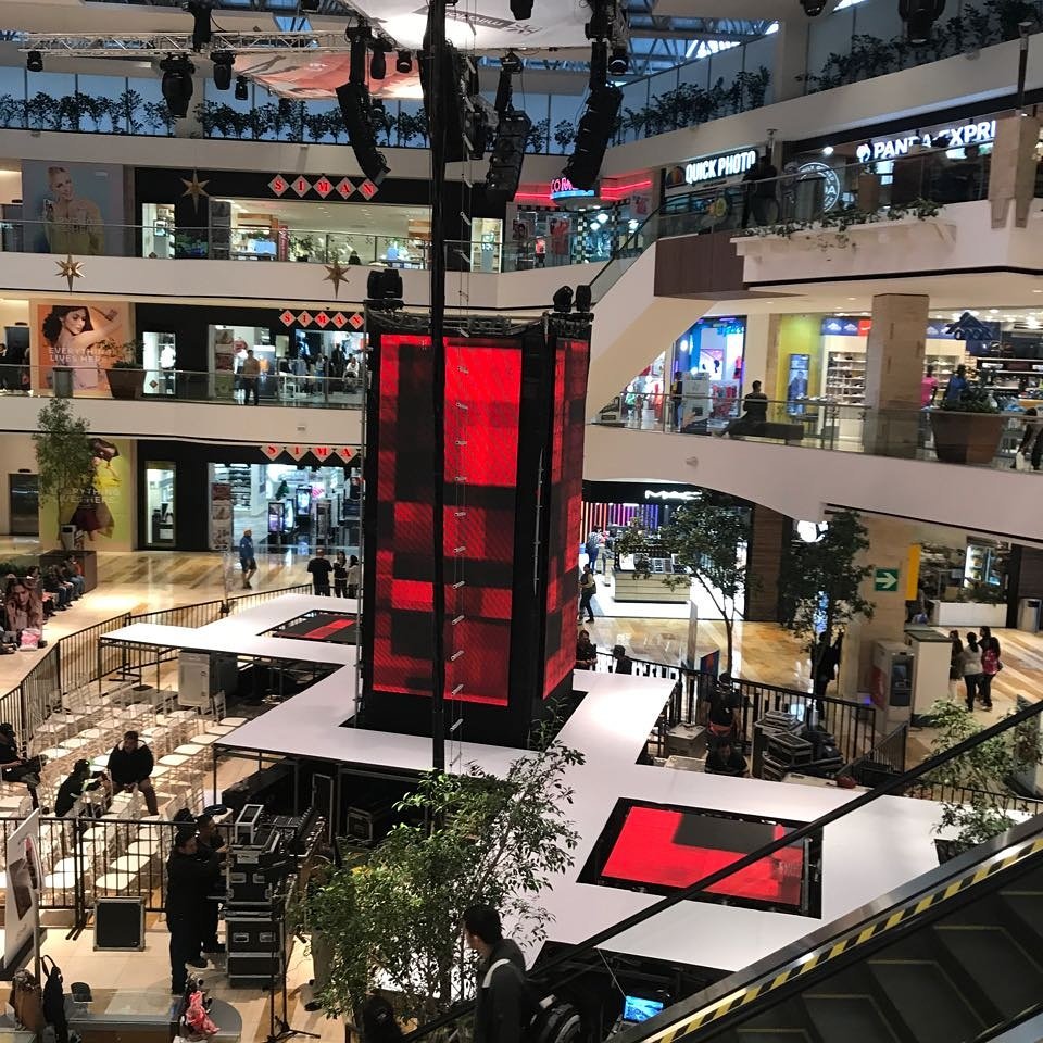 ChochiMarroquin's tweet image. Muy agradecida por confiar en mi trabajo @rodrisalgara y un placer trabajar con todo el equipo de @OnStageCompany #MirafloresFashionShow