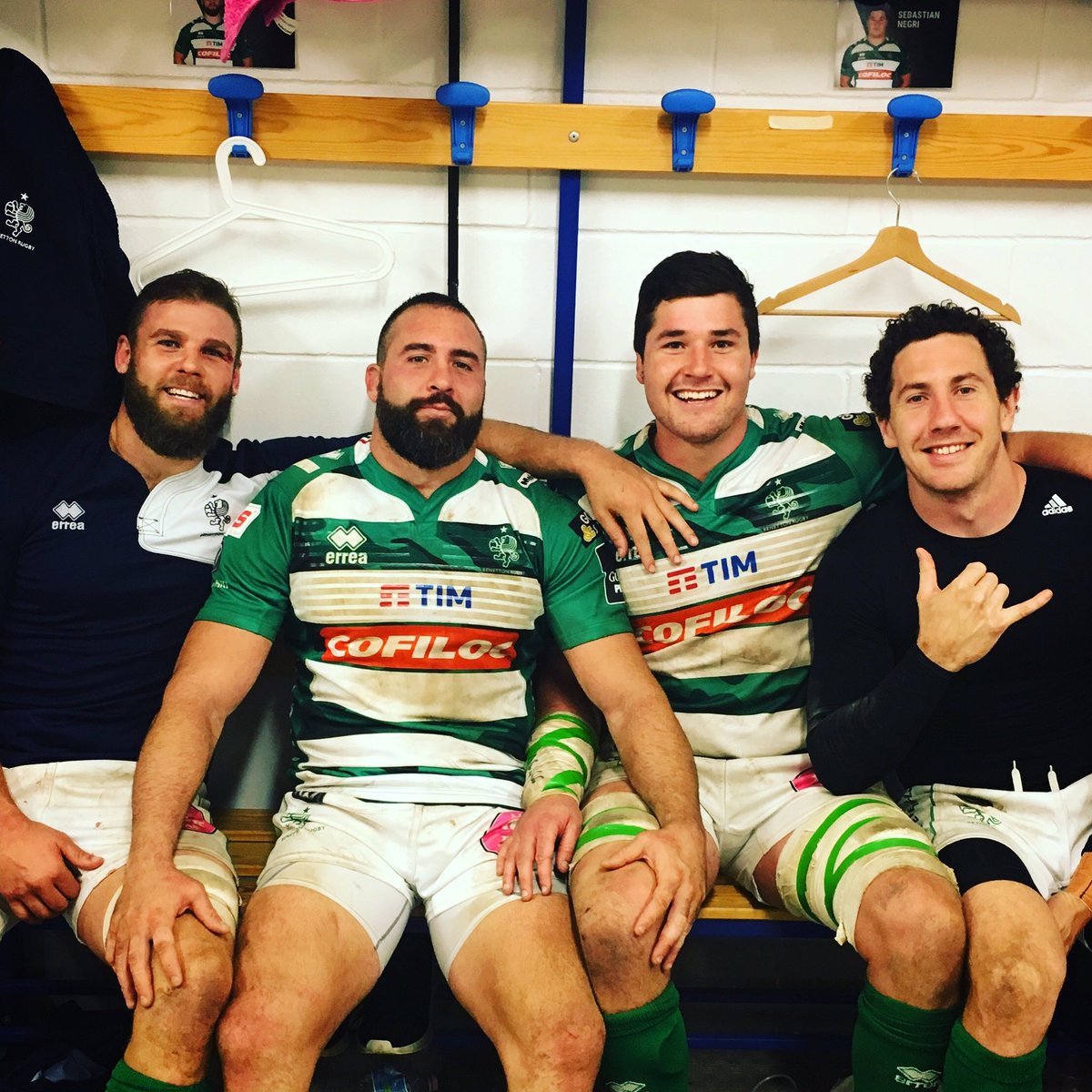 Awesome feeling to get the win last night against the <a href="/SouthernKingsSA/">Southern Kings</a> and to play alongside these lads ☝🏼🏉🎉<a href="/BenettonRugby/">Benetton Rugby 🦁</a> #Pro14