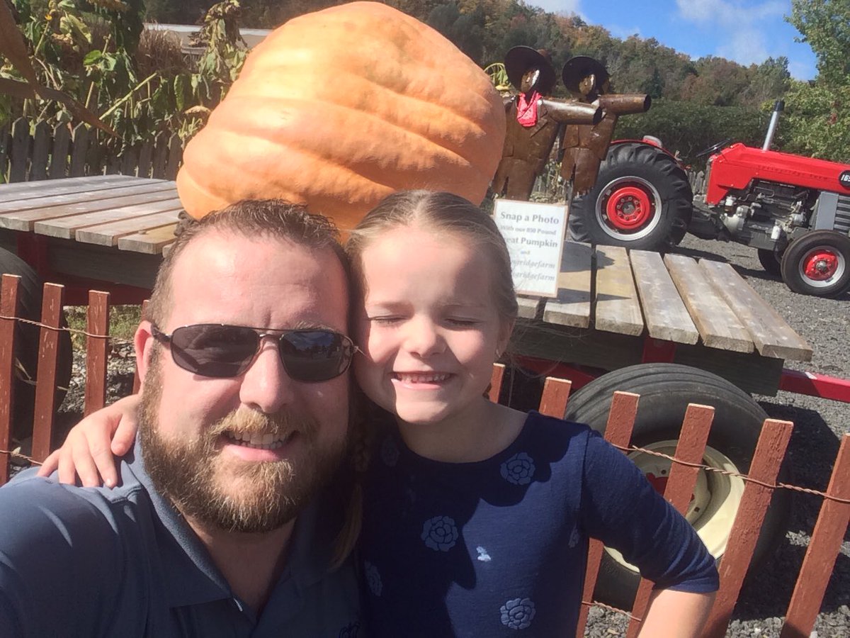 GaryKing272's tweet photo. Glorious day! #springridgefarms @springridgefarm https://t.co/21Zl2f981D