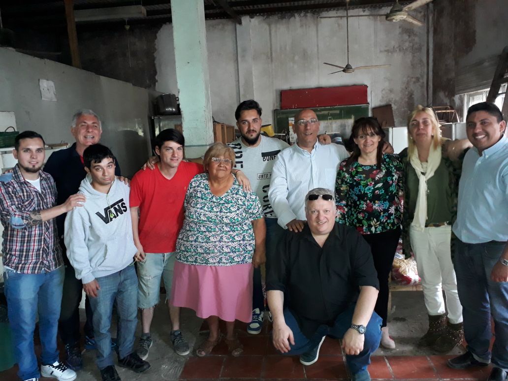 Entregamos lo que con tanto amor diste al comedor Nuevo Amanecer❤ Gracias! #PuntoDeEncuentro #SomosFactorDeCambio💪 <a href="/justolamas/">Justo Lamas</a>