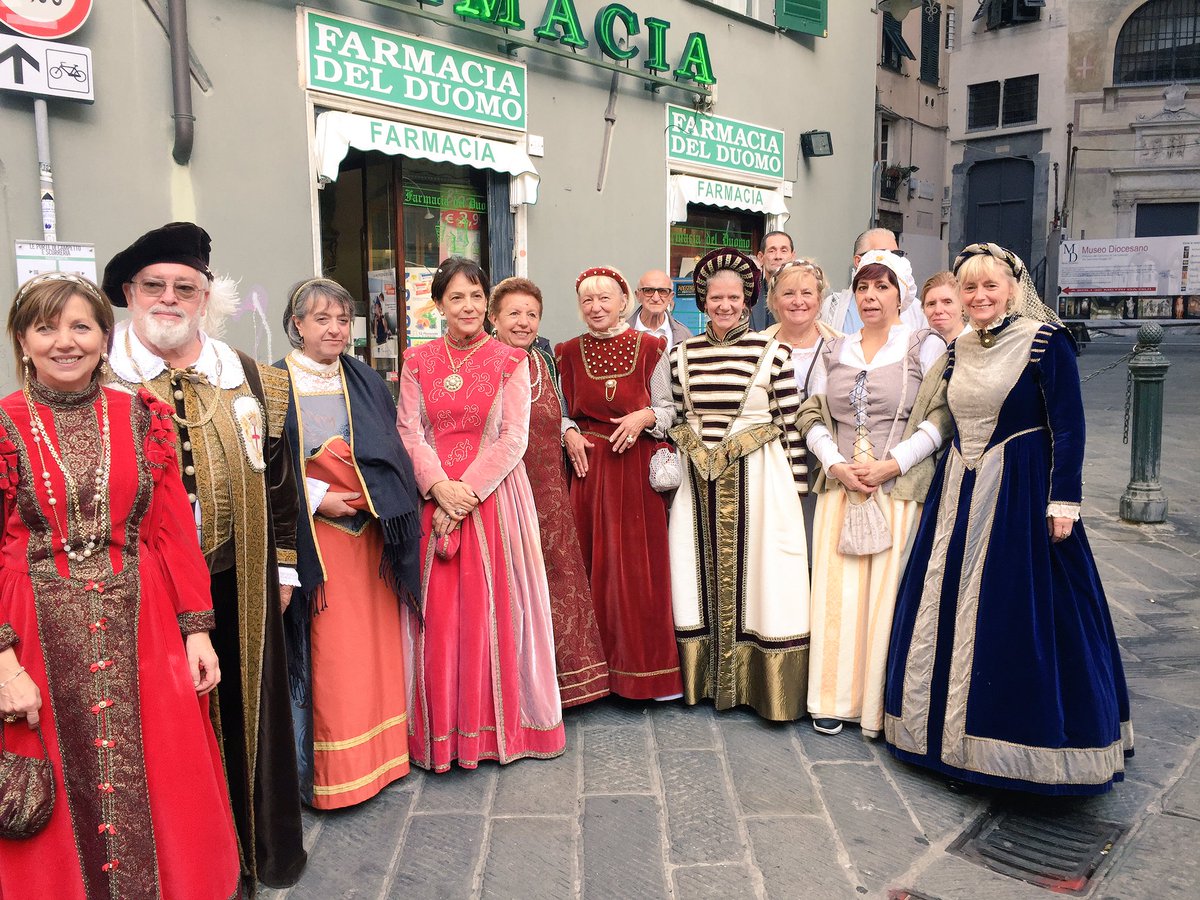 CScrivia's tweet photo. Colombiadi di 2017! Ronco Scrivia e anche questo!!!
#roncoscrivia #colombiadi2017 #corteostorico #corteospinola https://t.co/U8NWIVuaKi