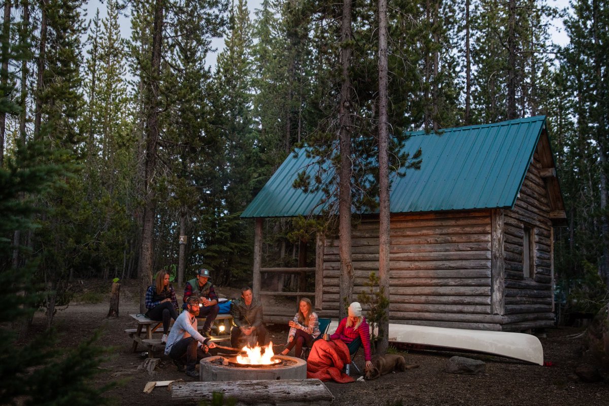 Marmot's tweet photo. Adventures are meant to be shared #WereOutThere #LiveYourSomeday #Trailgating
Photo:Tyler Roemer on behalf of Cairn; @tylerroemer @getCairn https://t.co/sJt43QcPV8