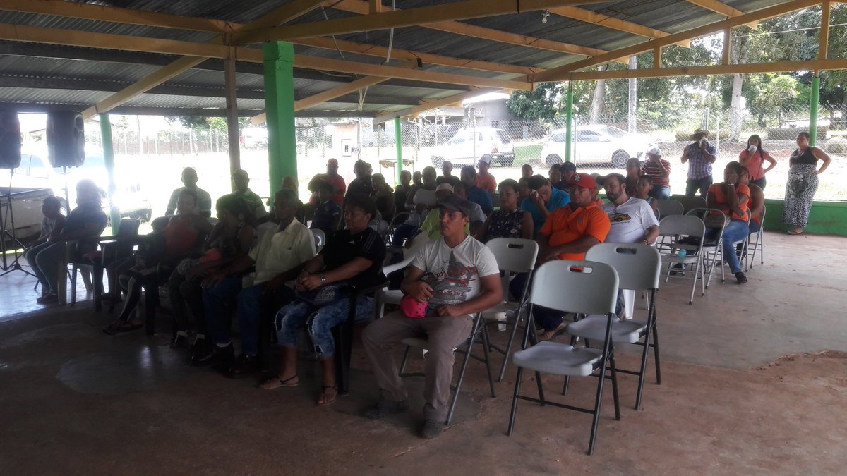 ALaChorrera's tweet photo. Cabildo Comunitario en la comunidad de Las Zanguengas del corregimiento de Herrera #MunicipiodeLaChorrera @SNDPMA https://t.co/f1aBsKqUAP