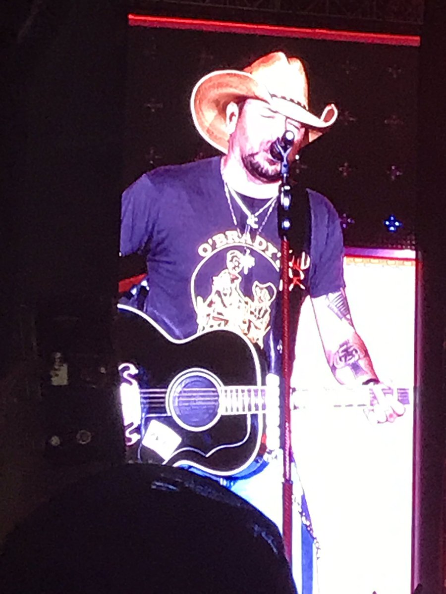 RinO2o's tweet image. #Jason Aldean Won't back down! Let's finish the #RT91Harvest set in Louisville together!