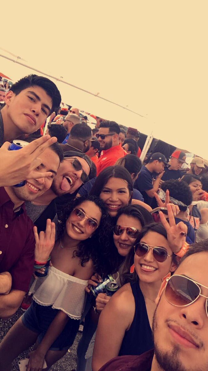 VictorDZ24's tweet photo. #BOTPW17 + #BamaGame
I don’t know how we pulled it off but MAN it was lit 🤘🏼🔥 https://t.co/vp3b5CurtZ