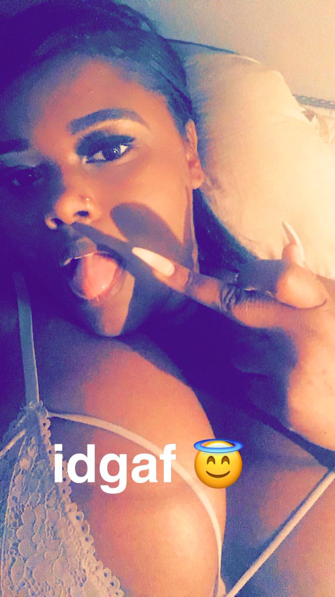 vkellyy_'s tweet photo. #issalesbian 💋👭 https://t.co/r36Q2Xmjfa