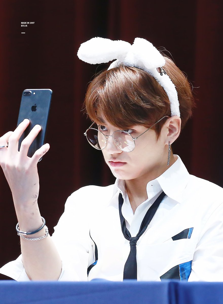 madein1997_jk's tweet photo. mom, I think I saw a bunny T_________________T
#정국 #방탄소년단 @BTS_twt https://t.co/nk1FbbDQvP