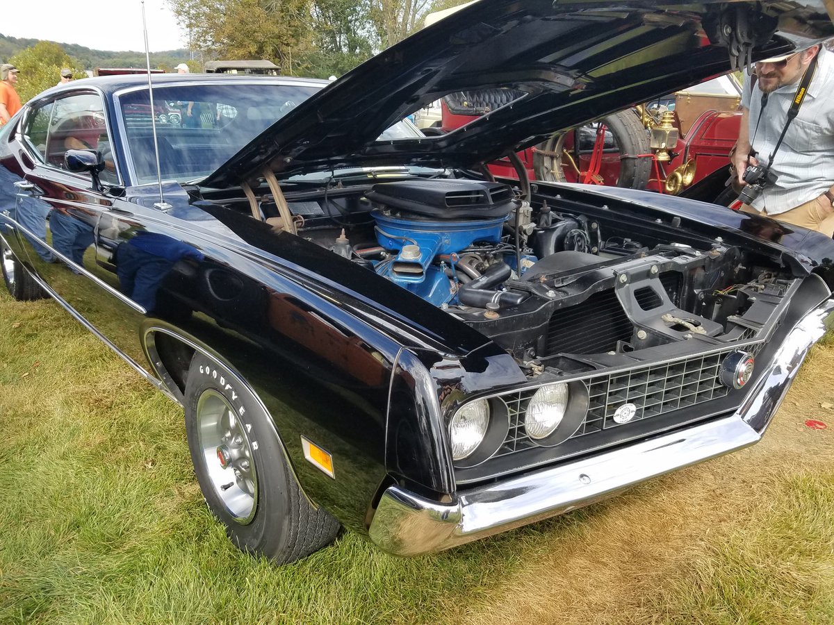 DeanVacX's tweet photo. 1970 #TorinoGT #351C #shaker at #HersheyAACA2017 https://t.co/EMF5Z2qXDB
