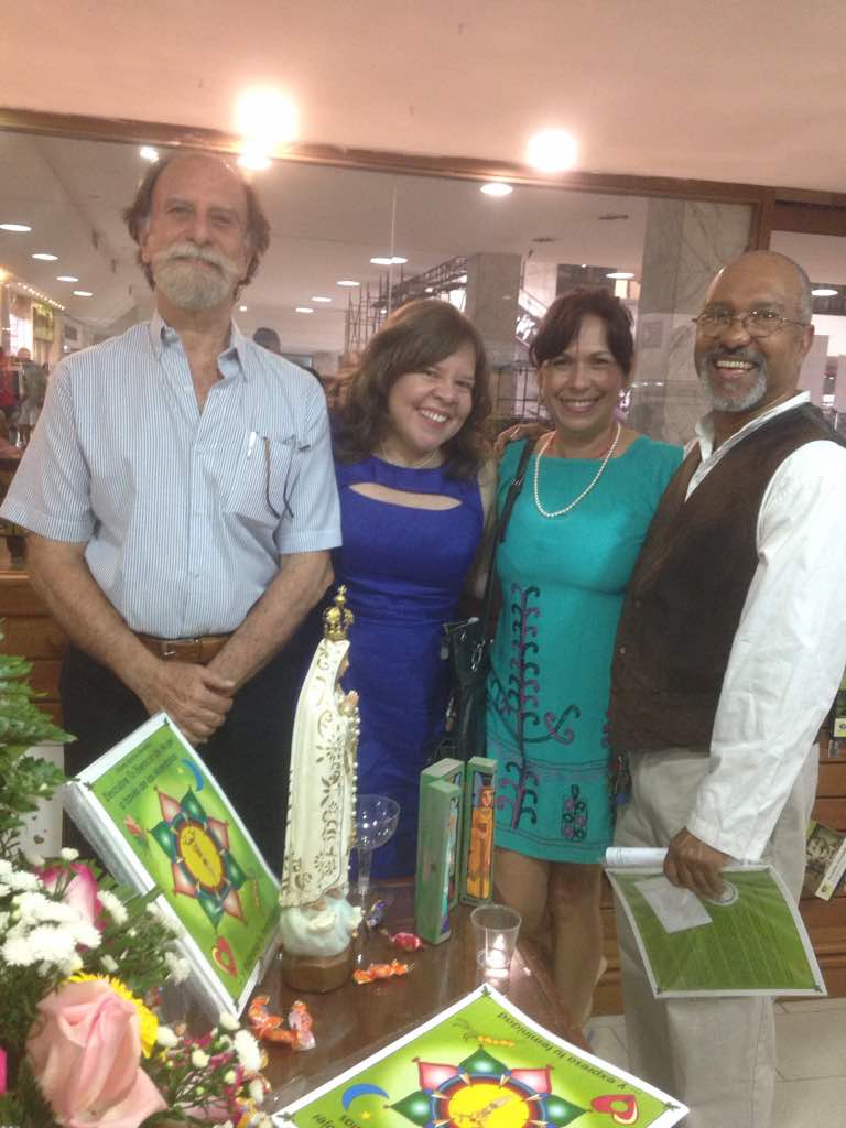 tuproyectocrea3's tweet photo. En el Bautizo de mi 2doLibro contamos con las palabras de @AlbanelaRavelo y @jdjpaez y Pedro Saturno.Gracias por ser Aliados #lilianabarrios https://t.co/MZOxJKIfLR