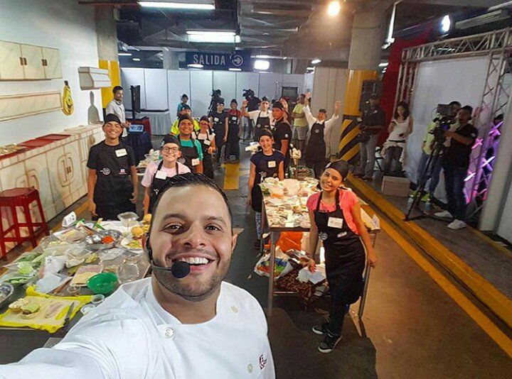 somosgamave's tweet photo. ¡Busca esta foto en #Instagram, dale like y comenta cuál es tu #MiniChefEG favorito! @guaicook https://t.co/yaOdh6Ftkw
