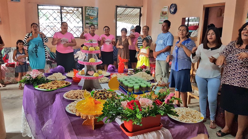 Pasvinueza1's tweet photo. #Proyectomasmiel en la iglesia juan eulogio 2 @adventistasEC @AdventistasMEN @sylvia_polo @Jesseniavit https://t.co/O0u57T7hWZ